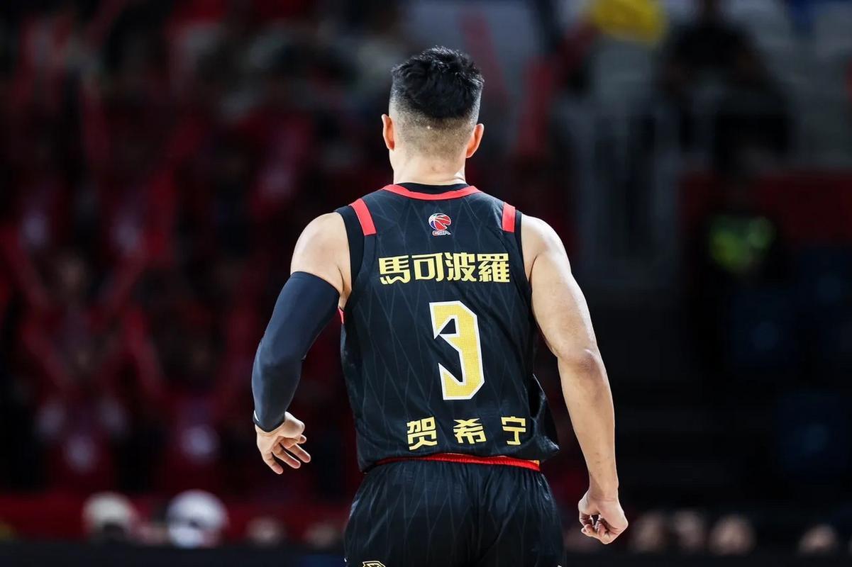 lol英雄资料-加时末段CBA季后赛焦点战，深圳男篮内部沟通，引发热议，赛季目标并未改变的简单介绍