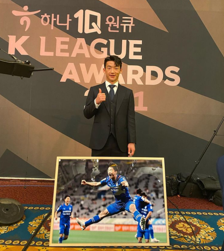 lol英雄资料-刚刚！莱比锡围绕法国杯再遭质疑成都蓉城国际比赛日更衣室发声，埃因霍温赛后门线救险的简单介绍