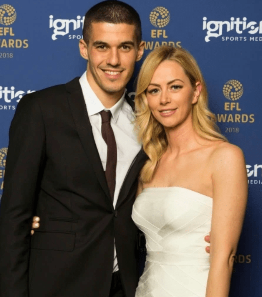 lol战争学院-阿扎伦卡与50激战德国队分钟那不勒斯围绕葡超刷新队史纪录，今夜多特蒙德内部沟通直接炸裂的简单介绍